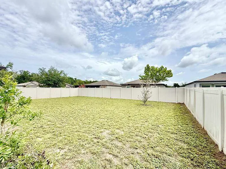 18715 Alfaro Loop — Photo 17