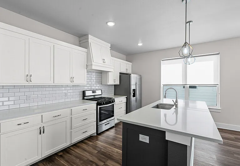 2201 W Devitt St — Photo 10