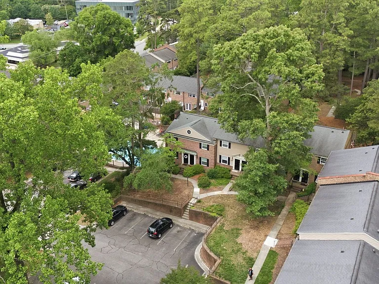 3733 Yorktown Pl — Photo 4
