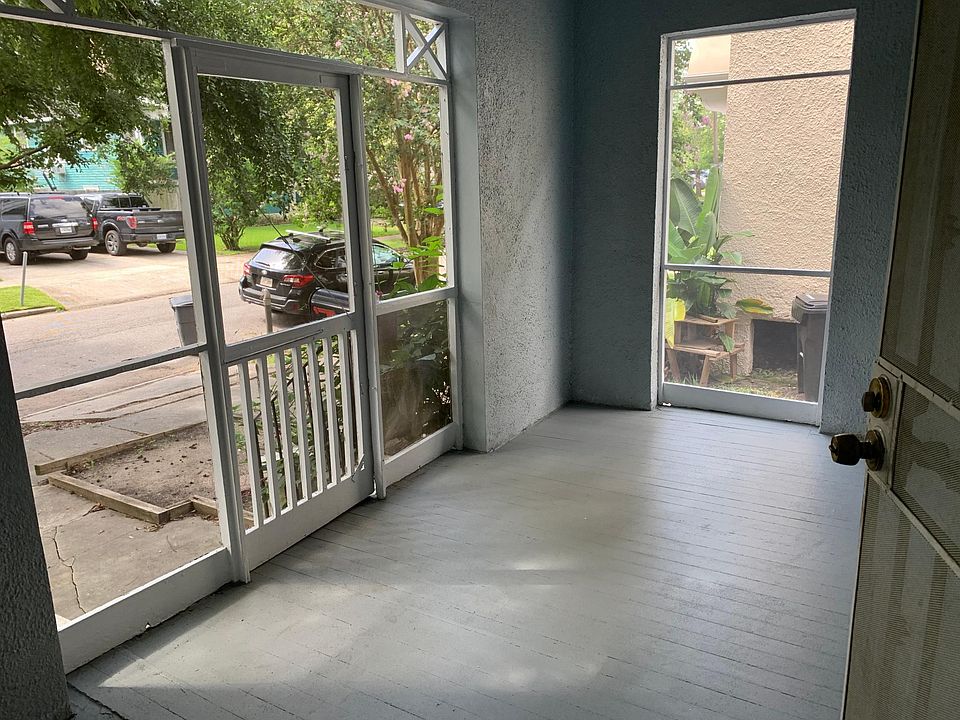 Screened front porch
