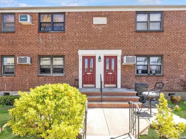 21-01 Utopia Parkway 1st fl, Whitestone, NY 11357