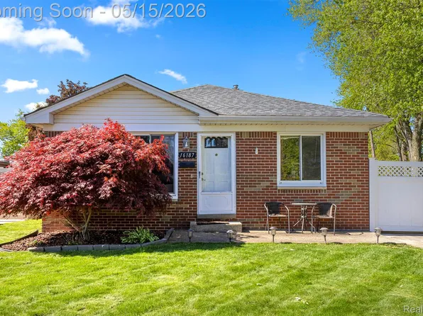 16187 Regina Ave, Allen Park, MI 48101