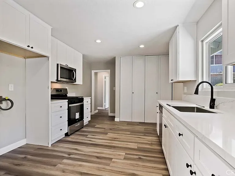 5485 Golden West Ave — Photo 11