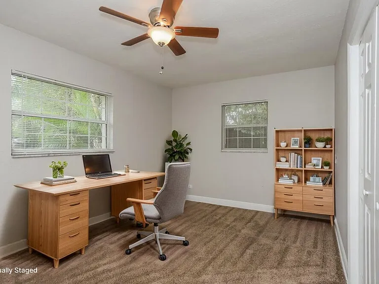 908 N Palm Dr — Photo 14