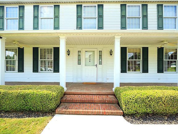 2nd image of 2540 Meadow Rd