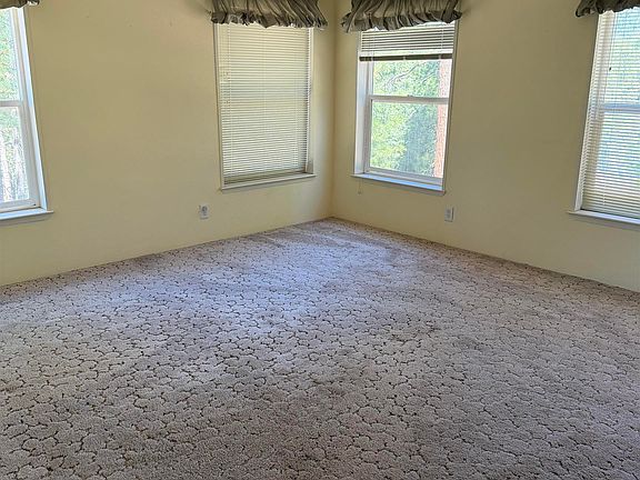 5th image of 69067 Porcupine Rd