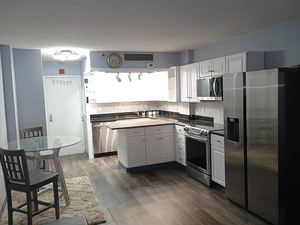 70 Southbridge St #413
