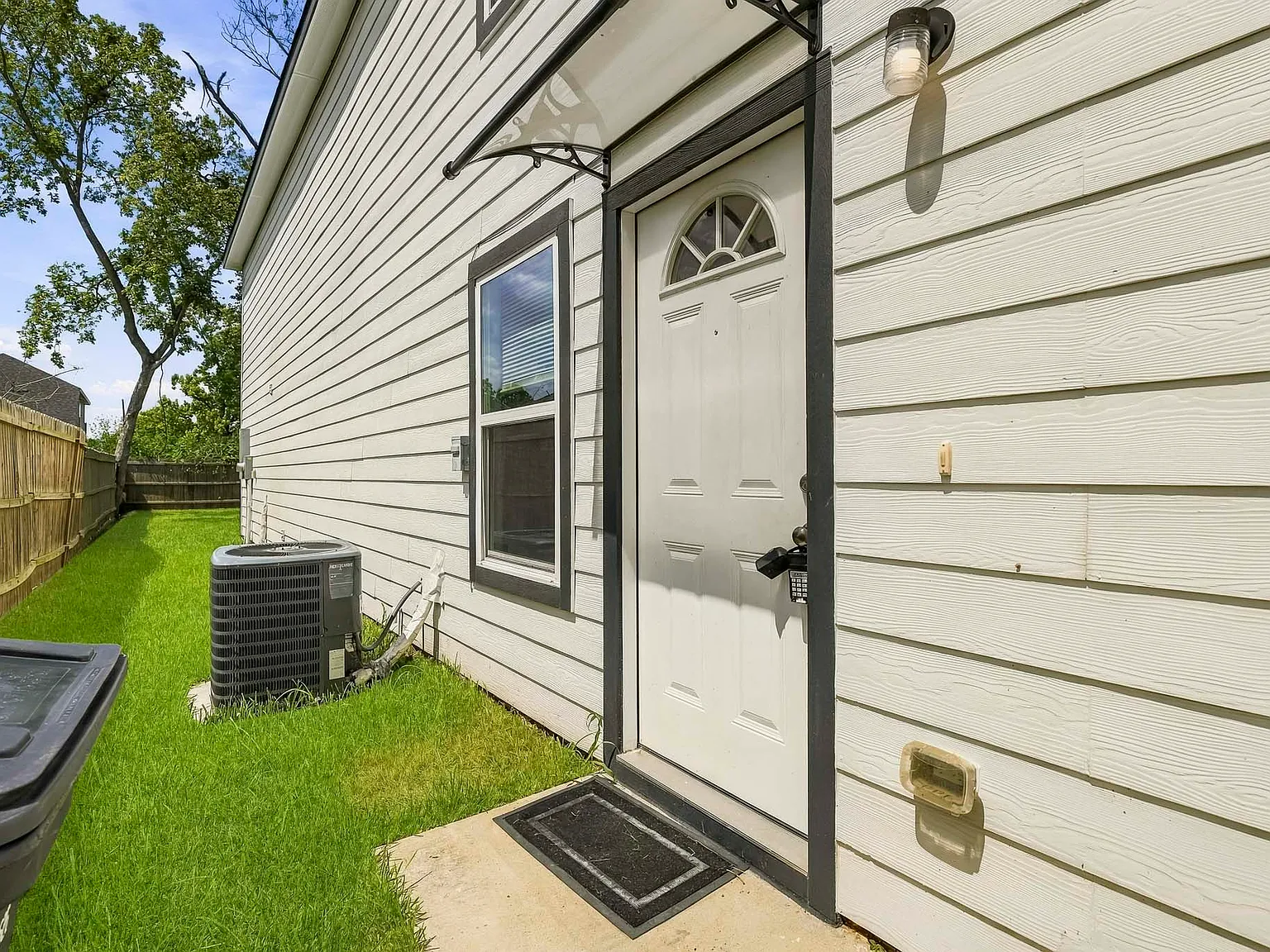 8705 Bertwood St — Photo 2