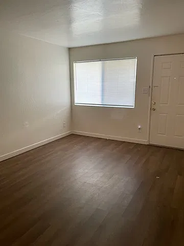 2 bed, 900 sqft, $1,400 — Photo 4