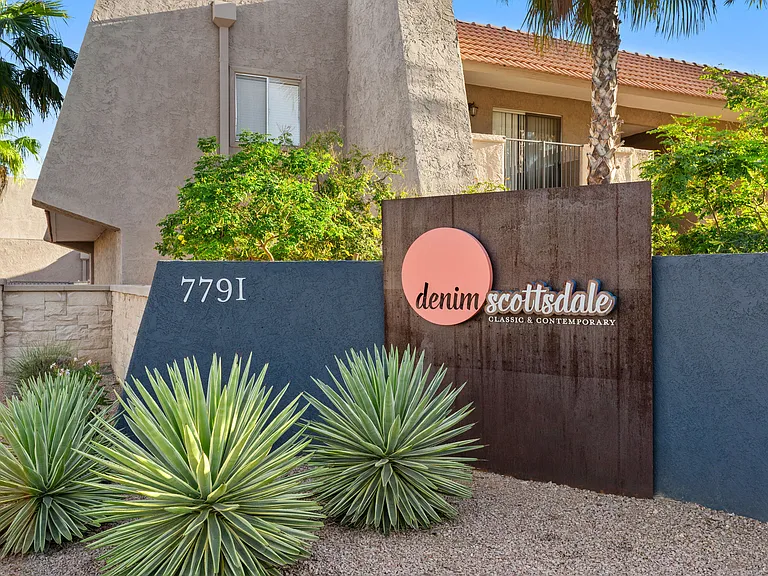Denim Scottsdale — Photo 54