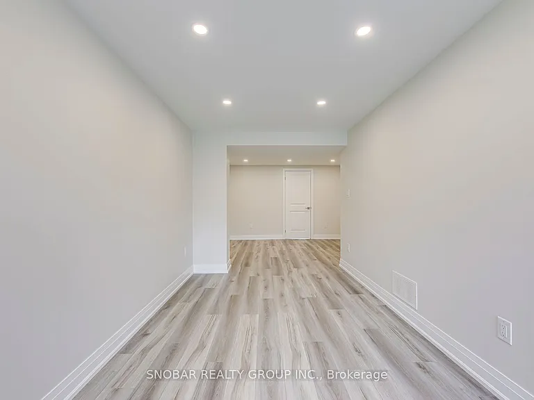 83 Clairton Cres — Photo 22