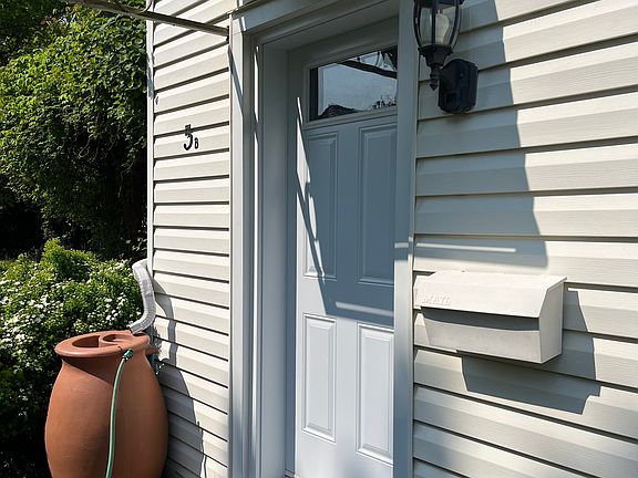 Private enteranceway