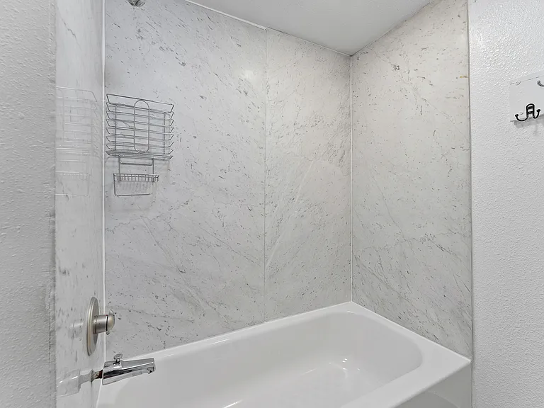 807 S Main Ave #4 — Photo 6