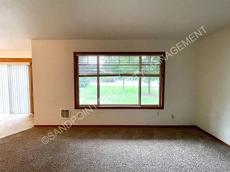 910 N Division Ave #208 — Photo 28