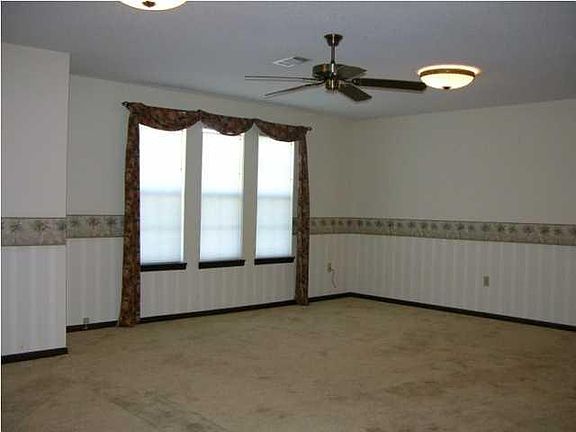 3rd image of 2423 Wildwood Ct