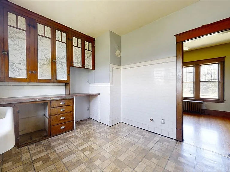 425 Johnson St — Photo 8