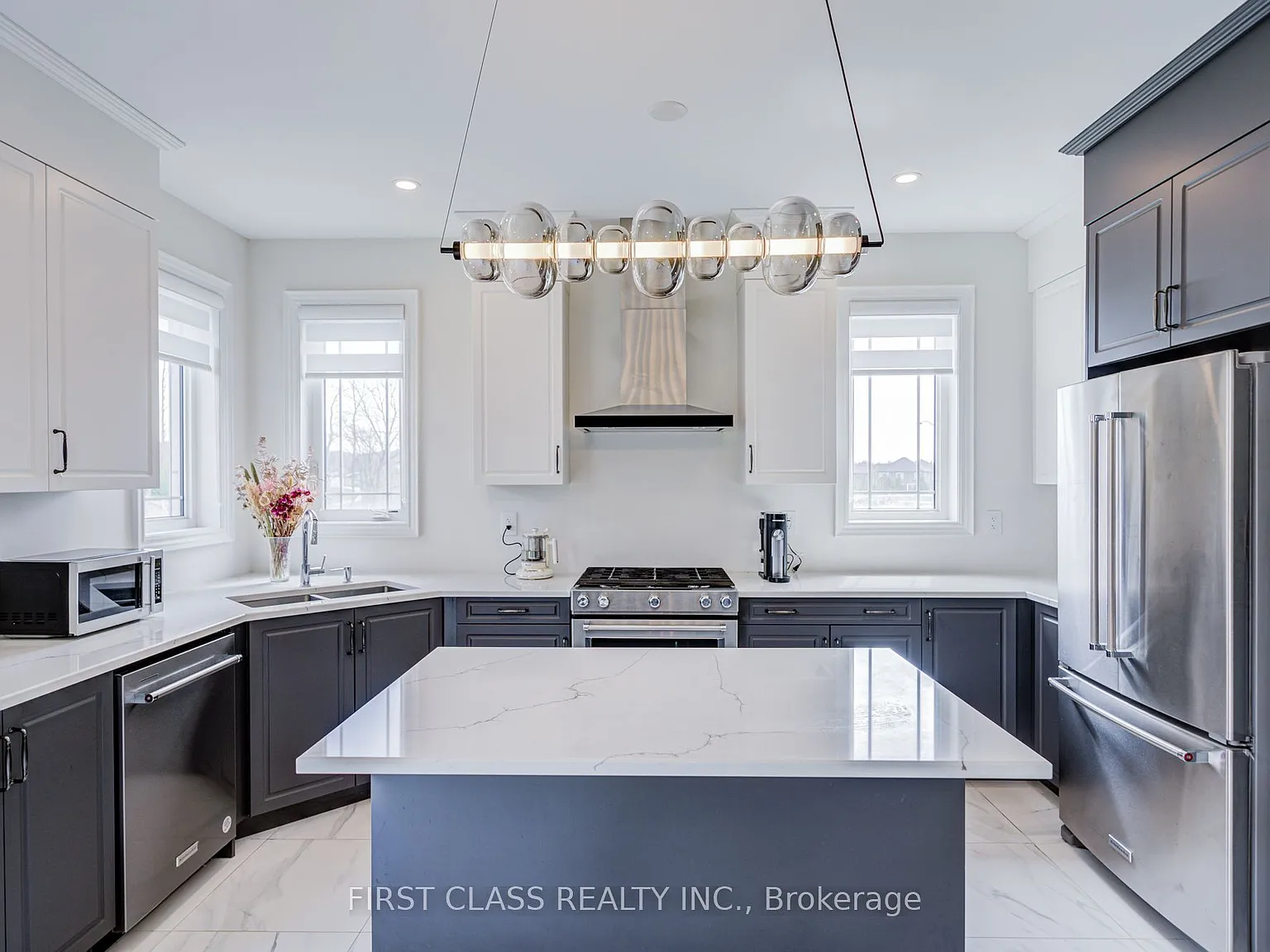 5 bed, $4,000 — Photo 1