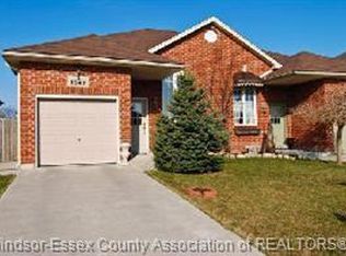 1567 Heatherglen Dr, Tecumseh, ON N8N 5B5