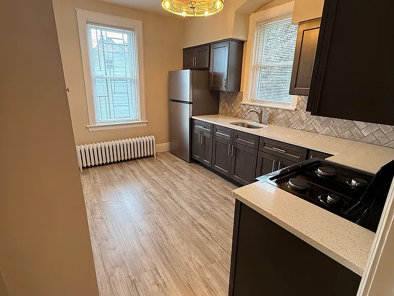 48 Grand Ave #2R — Photo 3