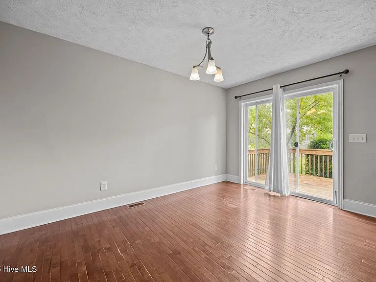 123 Lightwater Dr — Photo 21