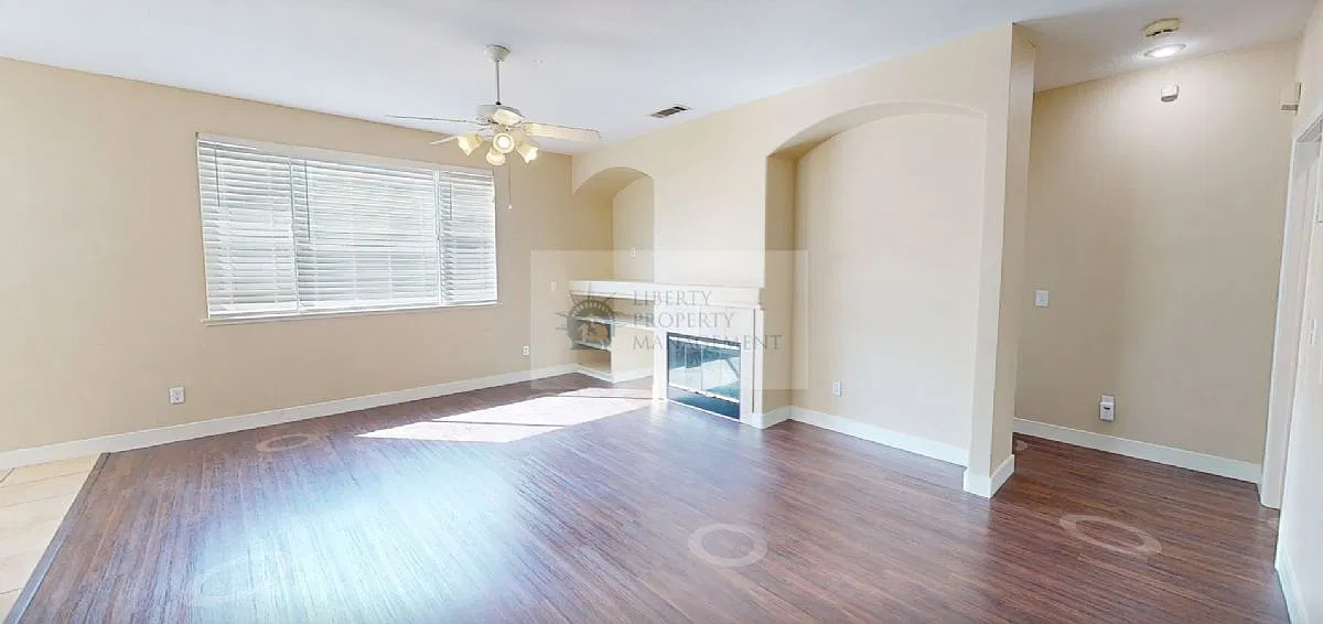 3 bed, 1411 sqft, $2,500 — Photo 3