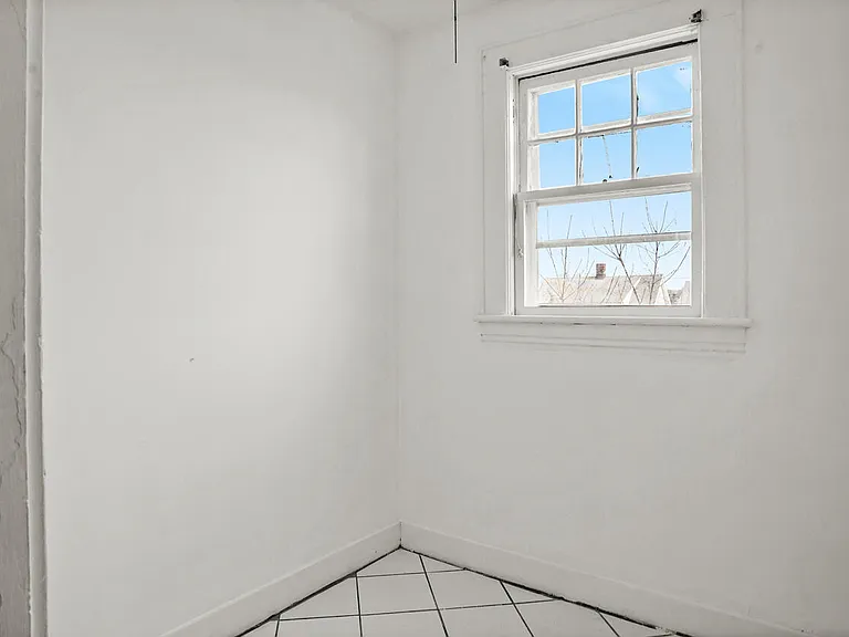 18 Beal St #3 — Photo 3