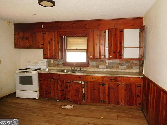 5th image of 2803 Maple Rd SE
