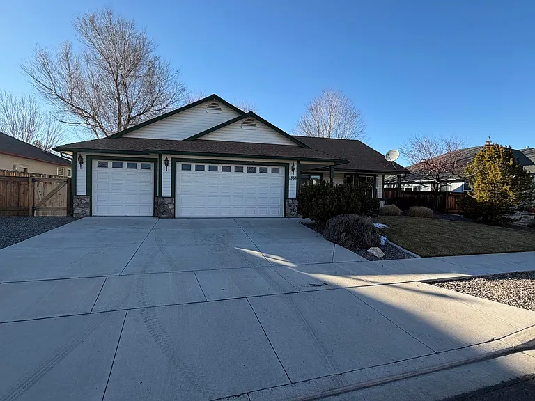 1368 Macenna Ln — Photo 2