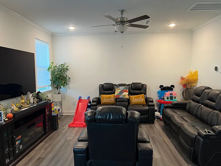 184 Karlov Rd — Photo 2