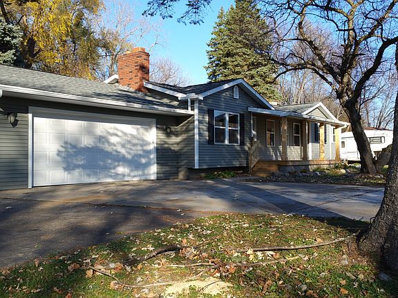 3rd image of 4191 Manor Dr