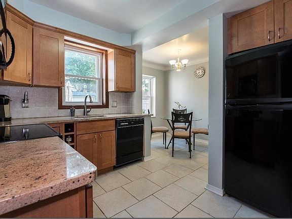 2nd image of 2607 University Blvd