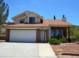 900 Mark Wallace Ln, El Paso, TX 79912