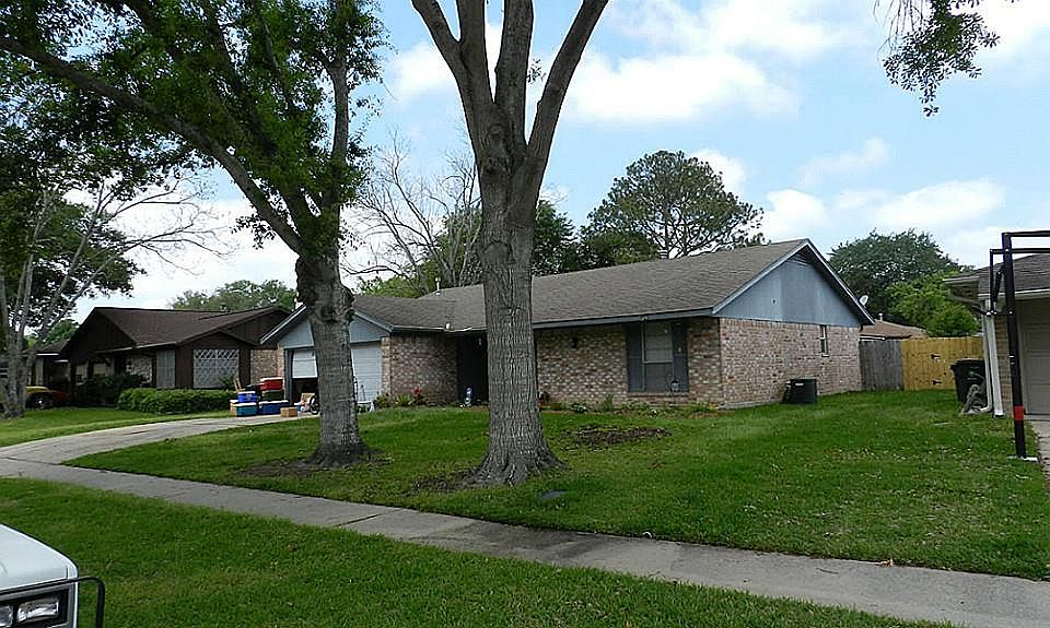 1st image of 13746 Drakewood Dr