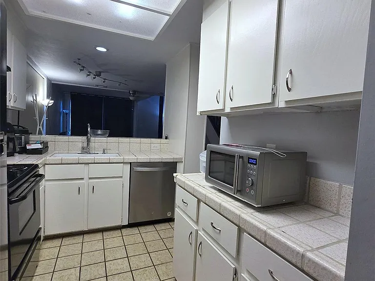 7122 Wood Hollow Dr #56 — Photo 8