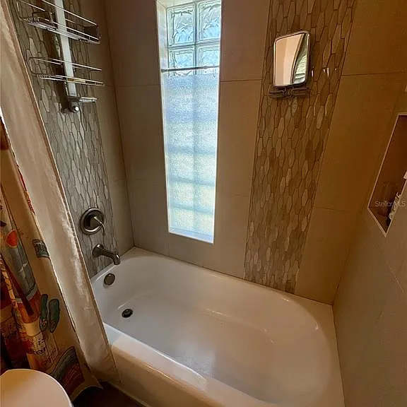 1517 S Central Ave — Photo 11