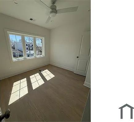 1001 Douglas St NE #A — Photo 12