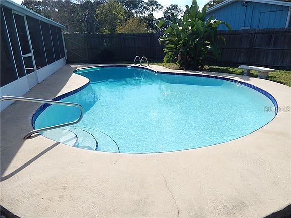 3rd image of 1014 Whitewood Dr