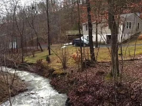 3837 Graces Cabin Rd, Springfield, WV 26763