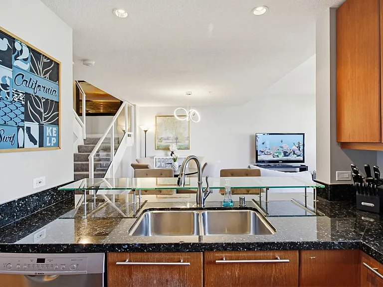 1169 Pacific Hwy #107 — Photo 10