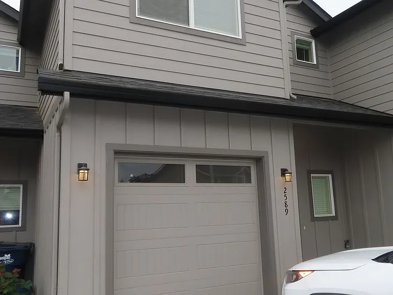 2587 Justine Ln — Photo 1