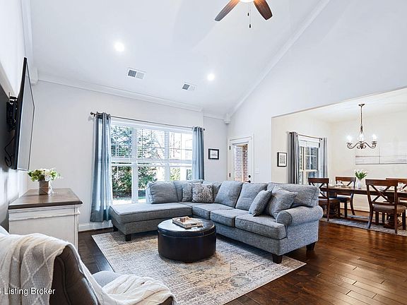 2nd image of 213 Grey Ledge Cir