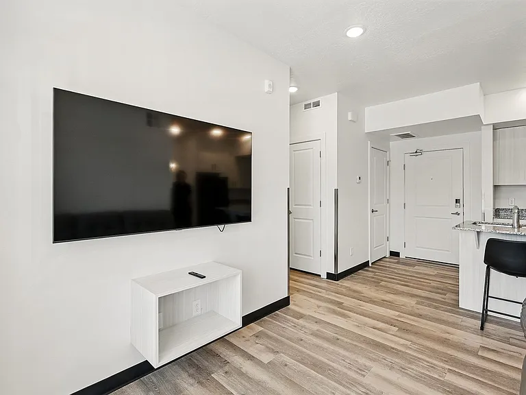 118 N 400 W — Photo 31