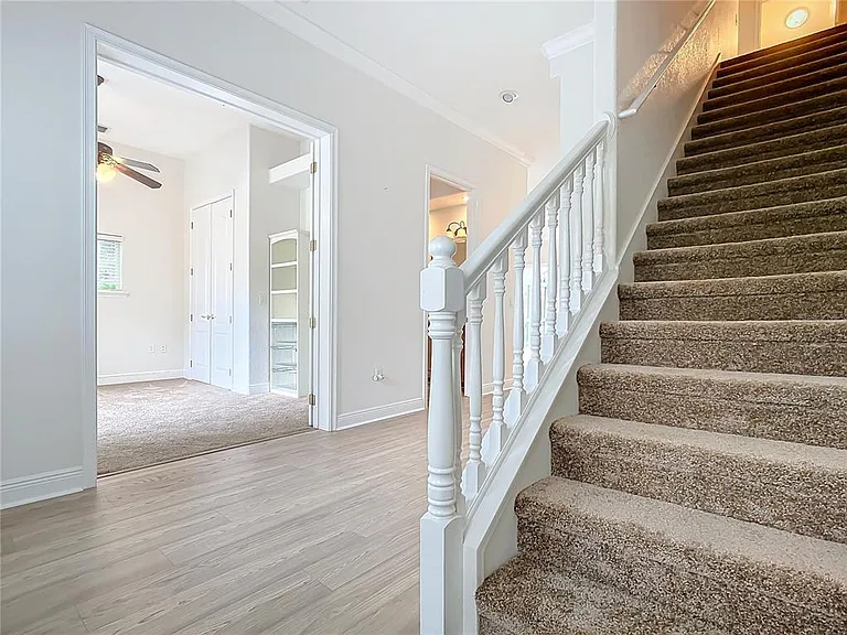 132 Orange Ave — Photo 3