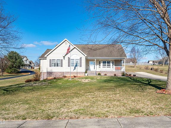 2nd image of 256 Sugar Plum Ln