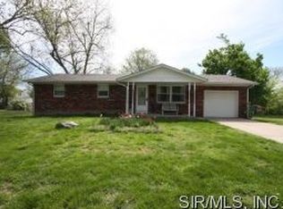 20 W Oak St, Mascoutah, IL