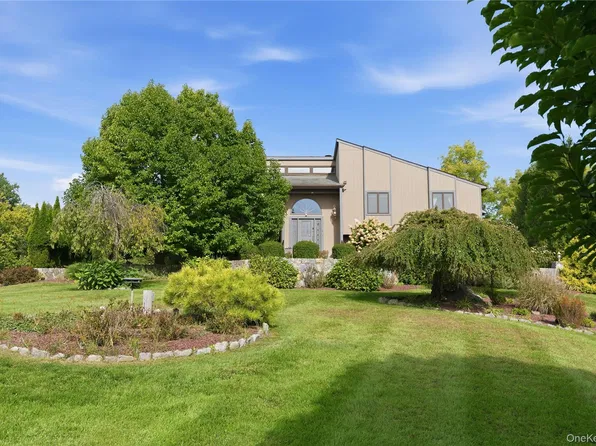 6 Flower Road, Hopewell Junction, NY 12533