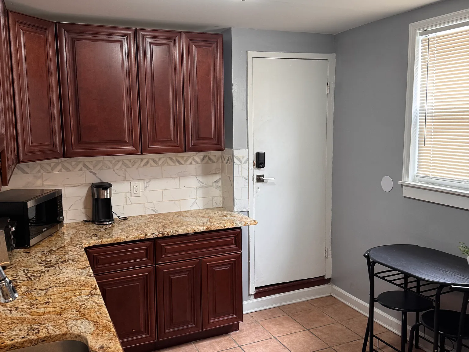 Studio, 500 sqft, $1,100 — Photo 2