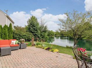 102 Alexander Ct, Oswego, IL 60543