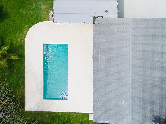 5th image of 1329 Lake Erie Dr
