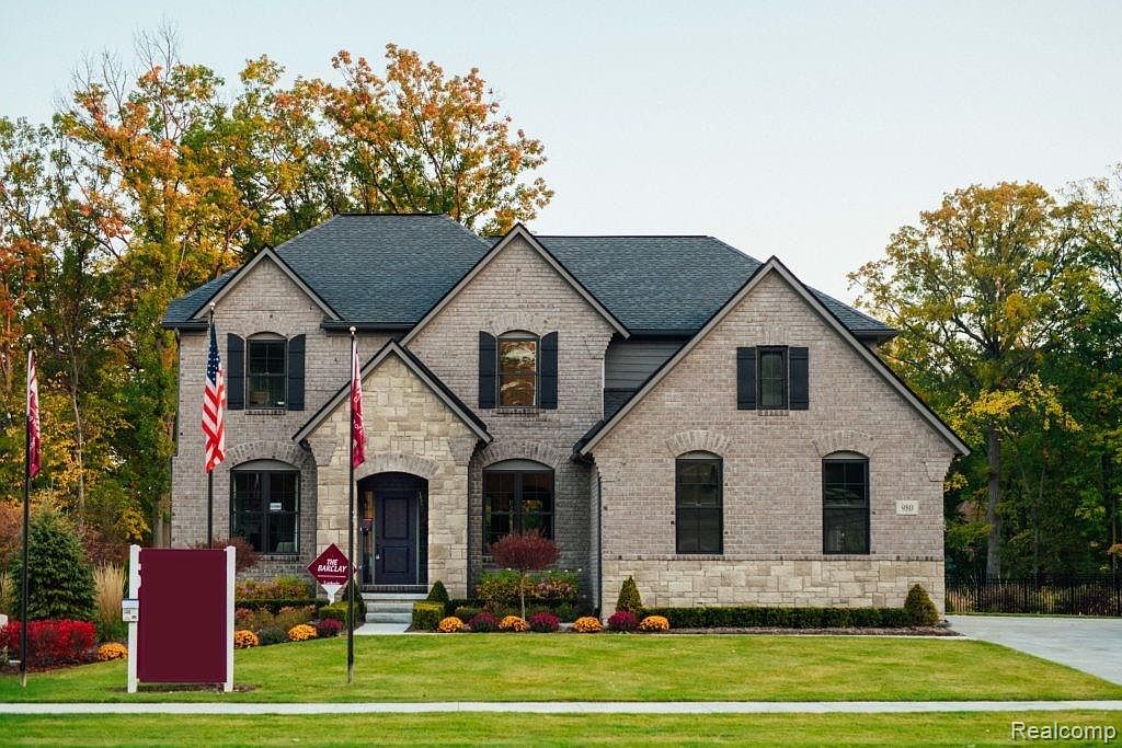 5738 Black Oak Dr Troy Mi Mls Zillow